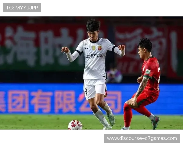 世界杯最新战报：国足逆转精彩瞬间引发球迷热议