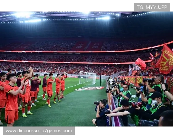 中国足球队备战亚洲杯 重要球员伤情更新 战术调整引关注